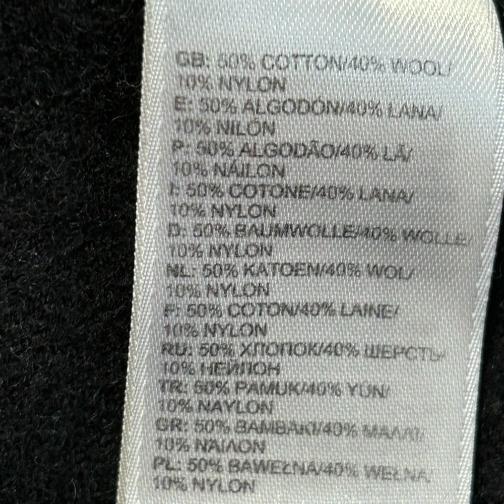 The North Face cotton/wool blend 3/4 zip sweater. Size Small.